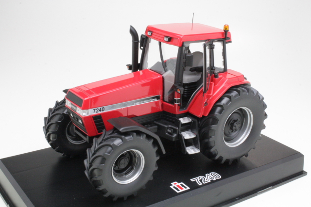 IH Magnum 7240, punainen