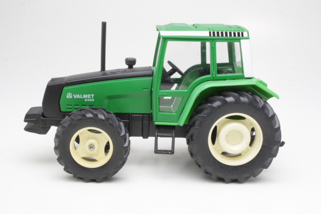 Valmet 8400, green