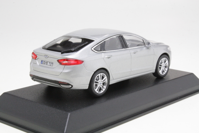 Ford Mondeo 2014, light grey