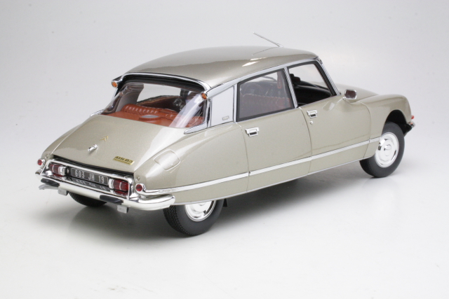 Citroen DS23 Pallas 1973, beige