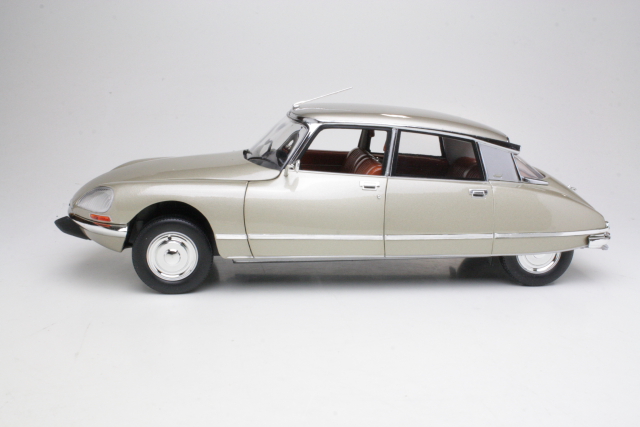 Citroen DS23 Pallas 1973, beige