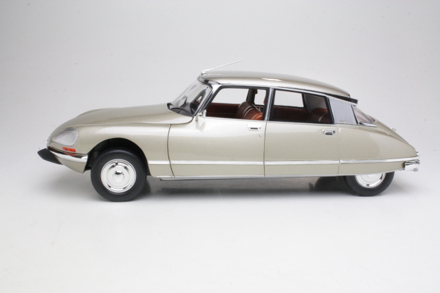 Citroen DS23 Pallas 1973, beige - Sulje napsauttamalla kuva