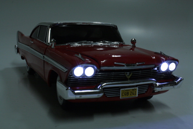 Plymouth Fury 1958, punainen/valkoinen "Christine"