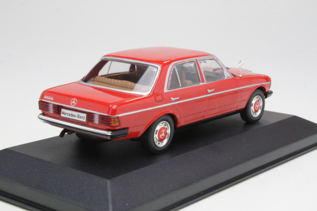 Mercedes 200D (w123) 1976, punainen