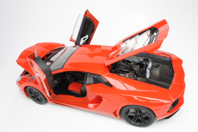 Lamborghini Aventador LP700-4 2011, orange