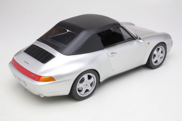 Porsche 911 Carrera Cabriolet 1993, silver