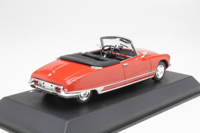 Citroen DS19 Cabriolet 1965, punainen - Sulje napsauttamalla kuva