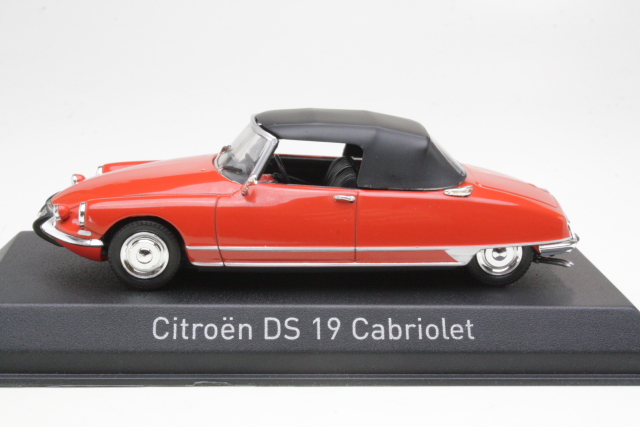 Citroen DS19 Cabriolet 1965, red