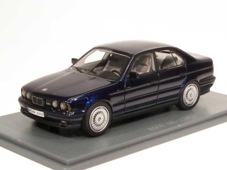 BMW M5 (e34), sininen