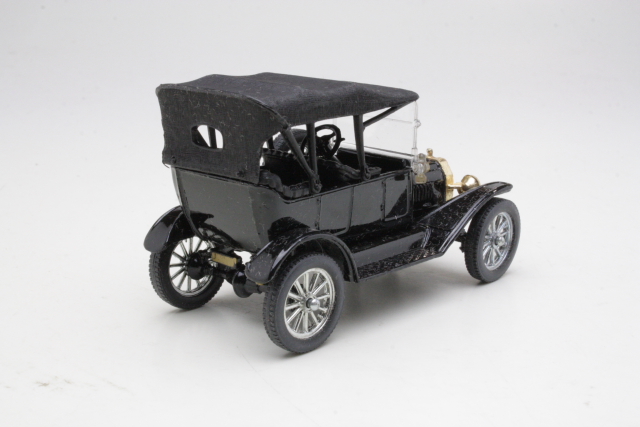 Ford Model T 1915, musta - Sulje napsauttamalla kuva