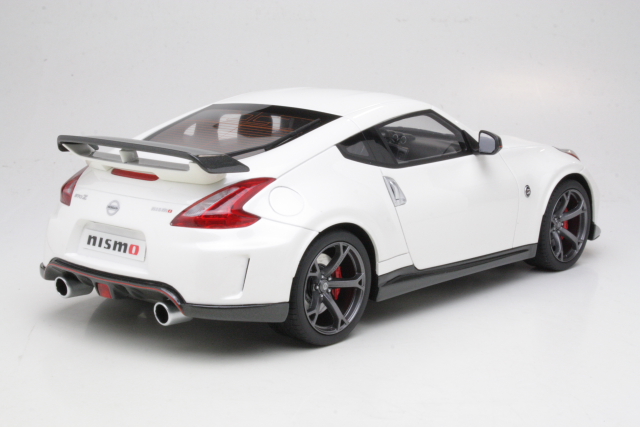 Nissan 370Z Nismo 2009, valkoinen - Sulje napsauttamalla kuva