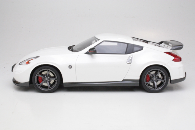 Nissan 370Z Nismo 2009, valkoinen - Sulje napsauttamalla kuva