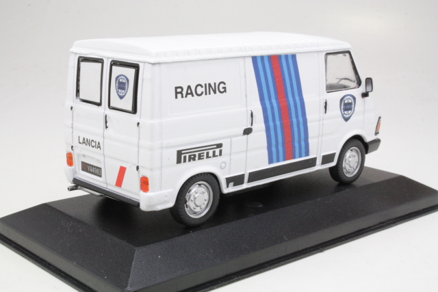 Fiat 242 "Assistenza Lancia Martini Racing" Finland 1986 - Sulje napsauttamalla kuva