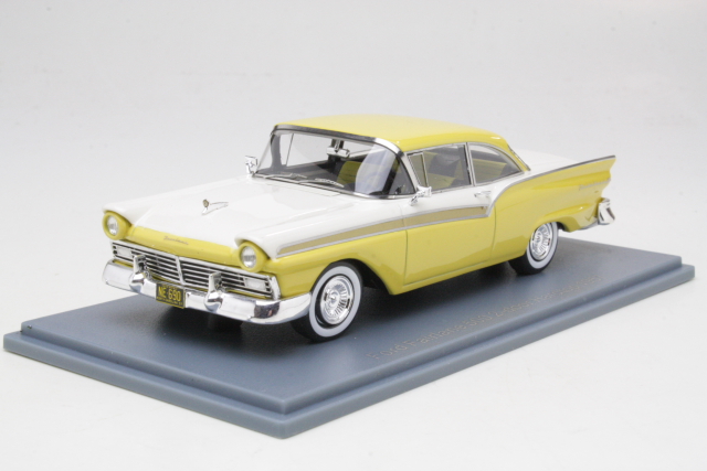 Ford Fairlane 500 Hardtop 1957, yellow/white
