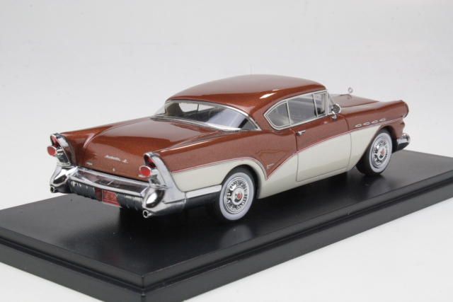 Buick Roadmaster Hardtop Coupe 1957, ruskea/valkoinen