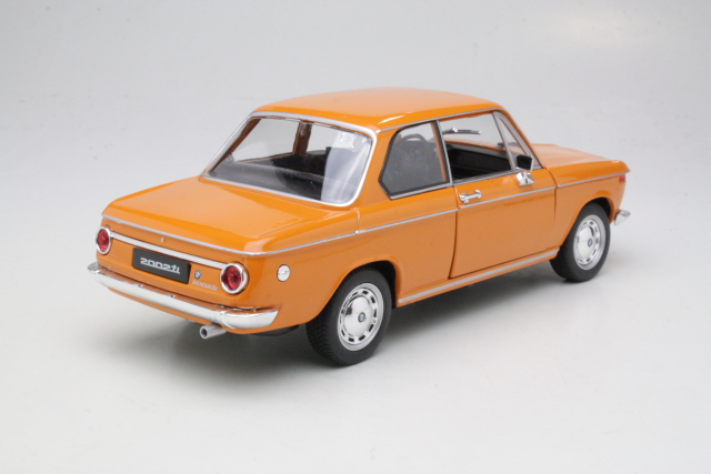 BMW 2002Ti 1968, oranssi - Sulje napsauttamalla kuva