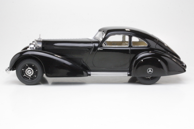 Mercedes 540K Autobahnkurier 1938, musta