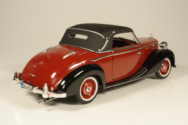 Mercedes 170S Cabriolet "closed" 1950, red/black
