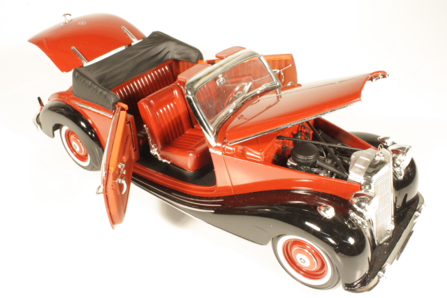 Mercedes 170S Cabriolet "closed" 1950, red/black