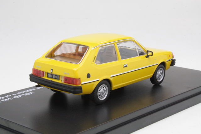 Volvo 343 1976, keltainen