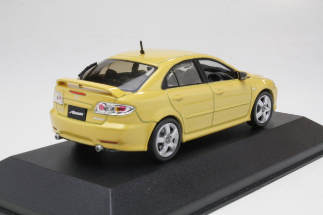 Mazda Atenza 2002, keltainen - Sulje napsauttamalla kuva