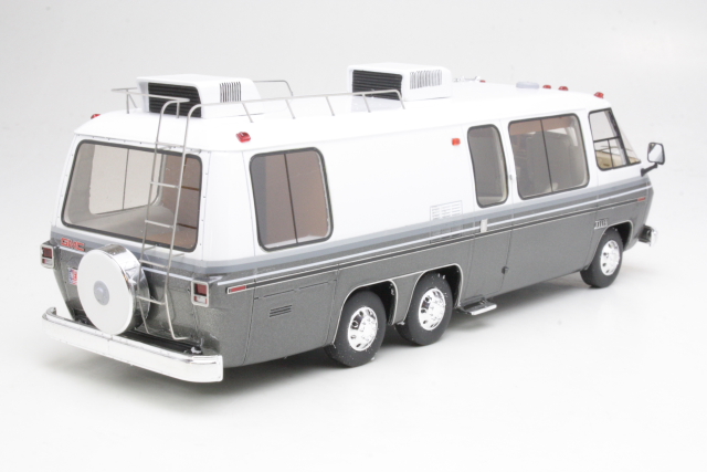 GMC Motorhome 1976, harmaa/valkoinen