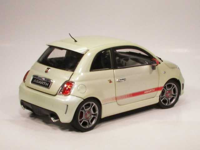 Fiat 500 Abarth 2008, valkoinen