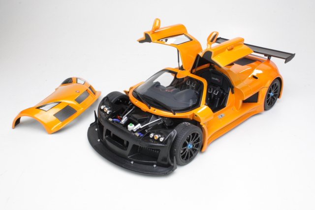 Gumpert Apollo S 2005, oranssi