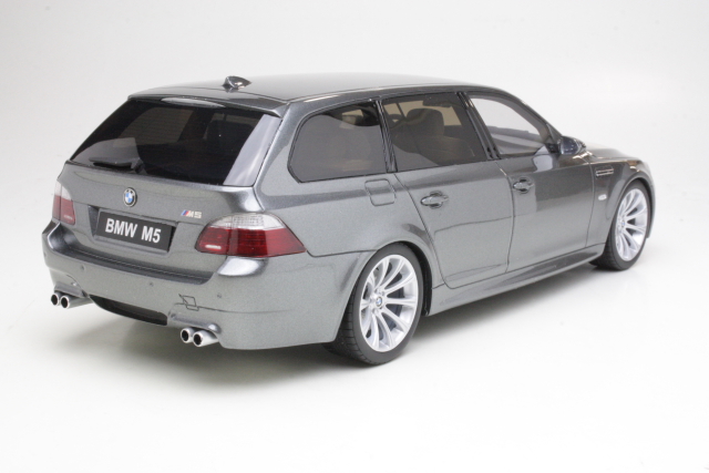 BMW M5 (e61) Touring 2007, hopea