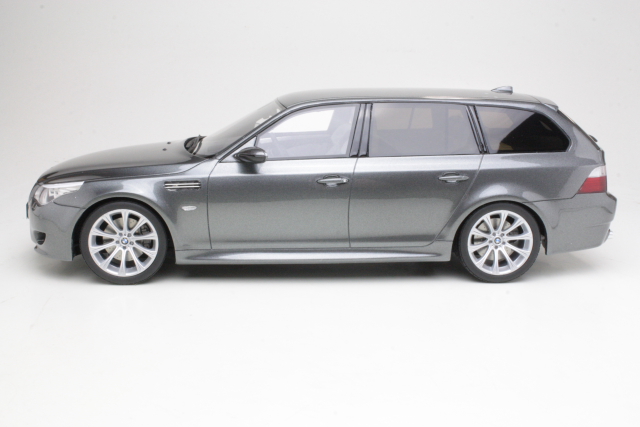 BMW M5 (e61) Touring 2007, hopea