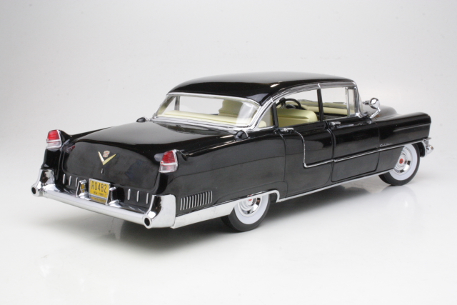 Cadillac Fleetwood Series 60 Special 1955, musta "The Godfather" - Sulje napsauttamalla kuva