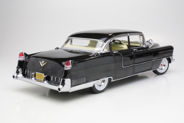 Cadillac Fleetwood Series 60 Special 1955, black "The Godfather"