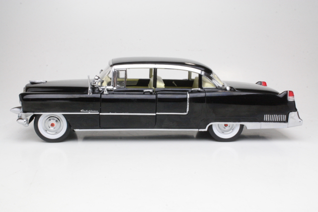 Cadillac Fleetwood Series 60 Special 1955, musta "The Godfather" - Sulje napsauttamalla kuva
