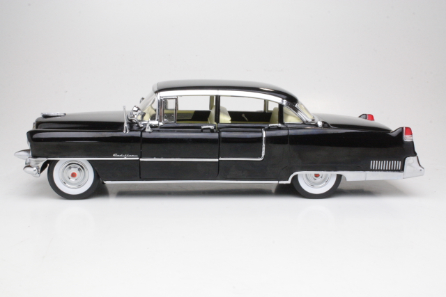 Cadillac Fleetwood Series 60 Special 1955, black "The Godfather"