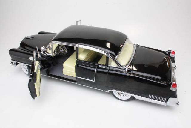 Cadillac Fleetwood Series 60 Special 1955, black "The Godfather"