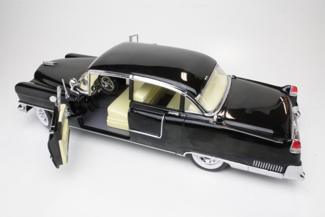 Cadillac Fleetwood Series 60 Special 1955, musta "The Godfather" - Sulje napsauttamalla kuva