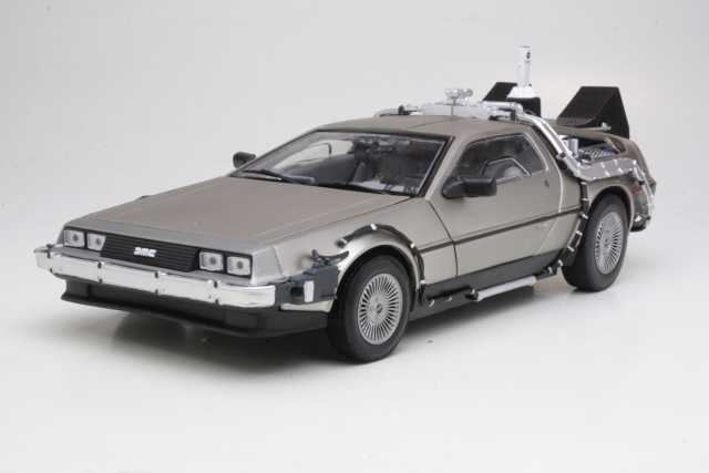 De Lorean DMC-12, Time Machine "Back to the Future 2" - Sulje napsauttamalla kuva