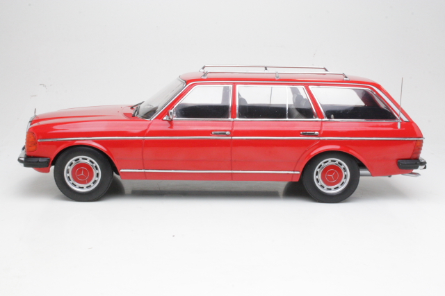 Mercedes 250T (s123) 1980, punainen