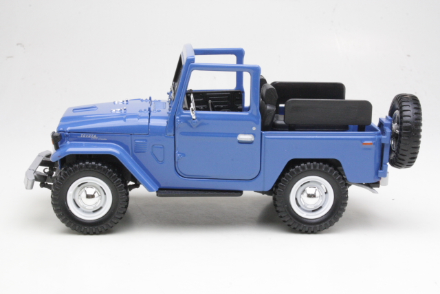 Toyota Land Cruiser FJ40 Hard Top 1980, sininen/valkoinen - Sulje napsauttamalla kuva