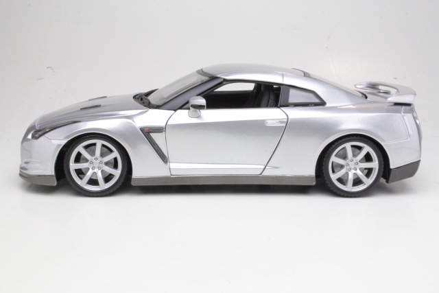 Nissan GT-R 2009, hopea