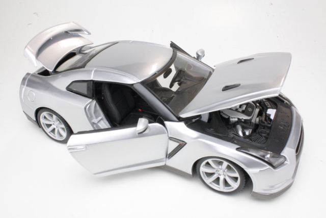 Nissan GT-R 2009, hopea