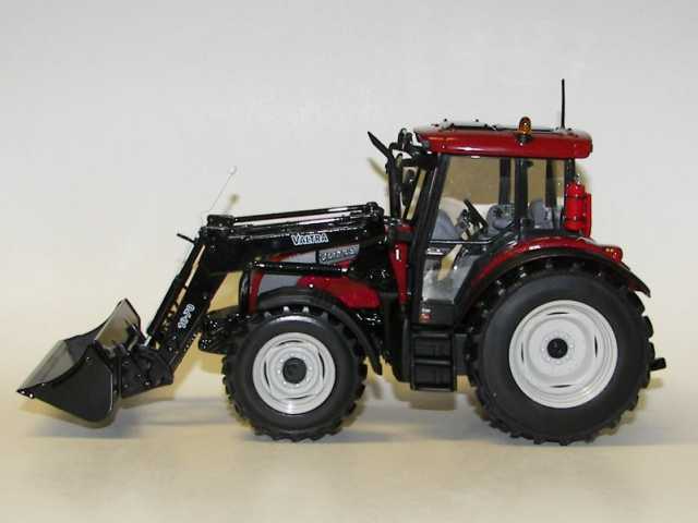 Valtra C-Sarja etukuormaajalla, punainen