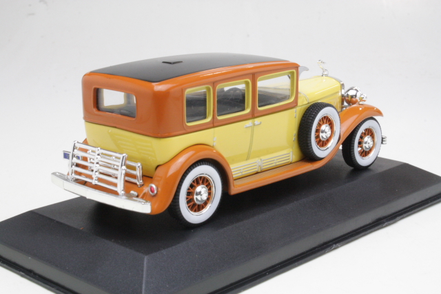 Cadillac V16 LWB Imperial Sedan 1930, keltainen/ruskea
