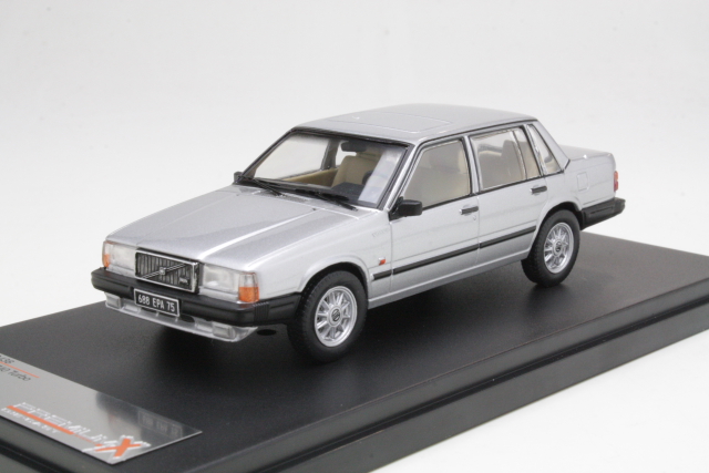 Volvo 740 Turbo 1985, silver