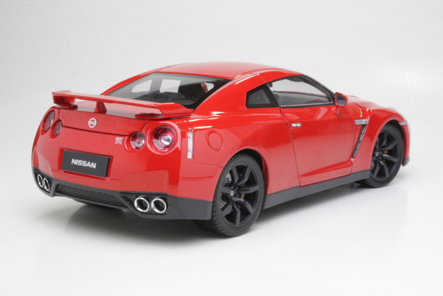 Nissan GTR R-35 2008, punainen - Sulje napsauttamalla kuva