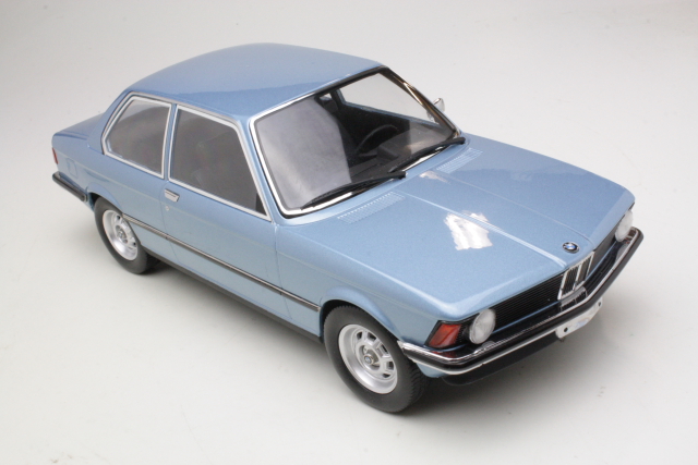BMW 318i (E21) 1975, sininen