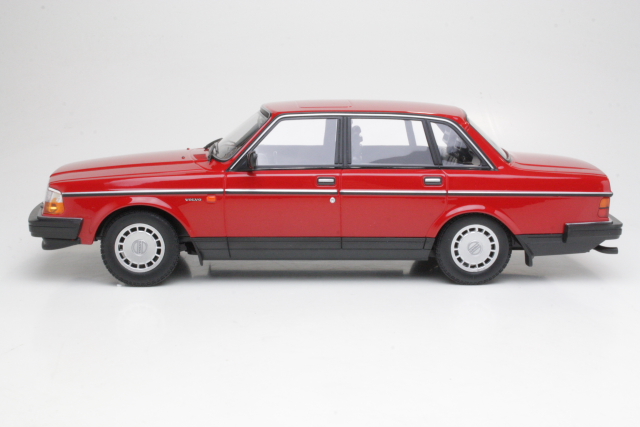 Volvo 240GL 1986, red