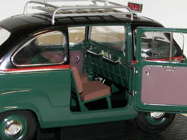 Fiat 600 Multipla Taxi Roma/Milano, kattotelineellä