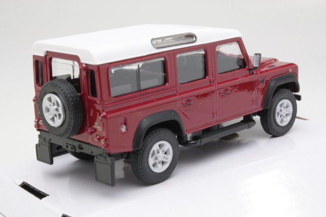 Land Rover Defender 110, punainen