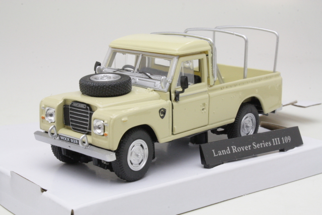 Land Rover Ser.3 109 "PickUp", kermanvalkoinen - Sulje napsauttamalla kuva